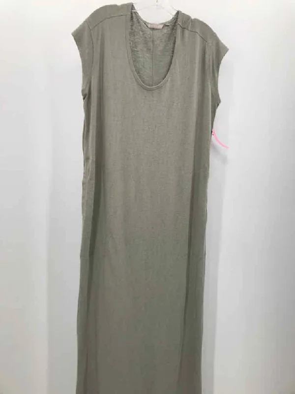 Pre-Owned Athleta Grey Size Medium Athletic Dress