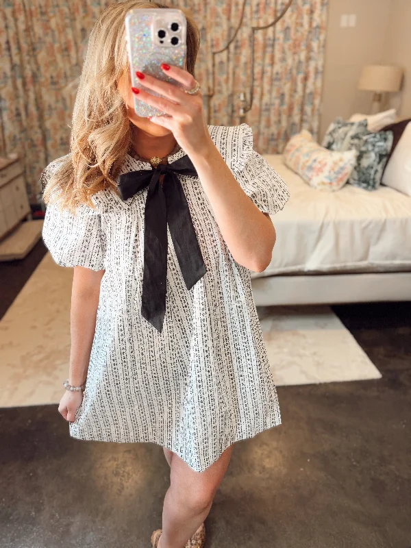 Black and White Printed Oversized Collar Puff Sleeve Dress