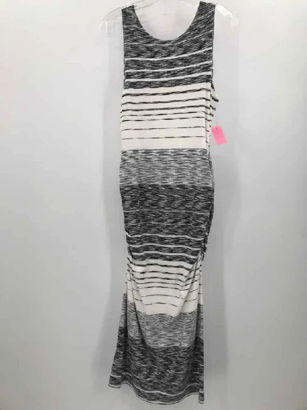 Pre-Owned Athleta Ivory Size Medium T Athletic Dress