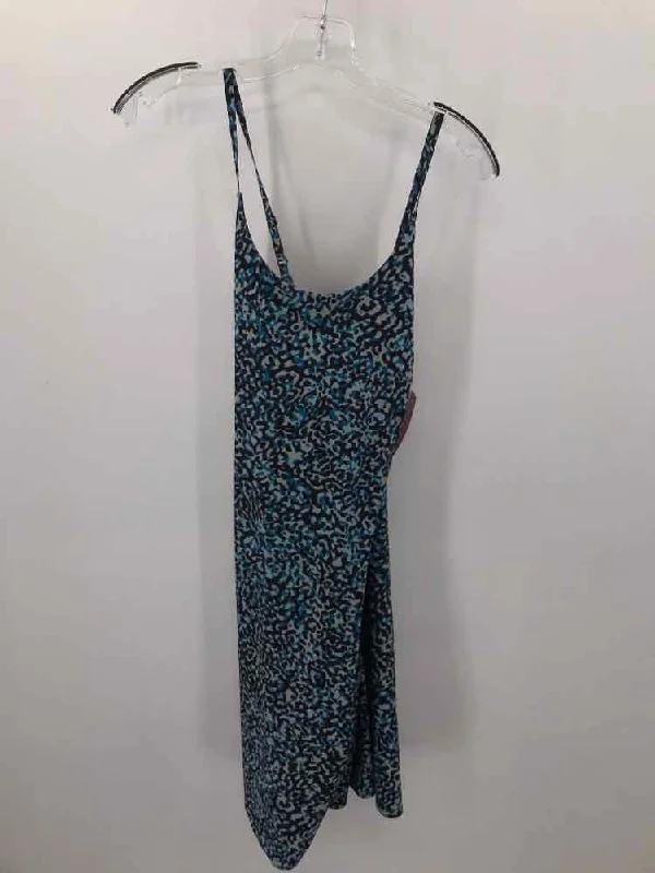Pre-Owned Athleta Blue Size Medium Printed Athletic Dress