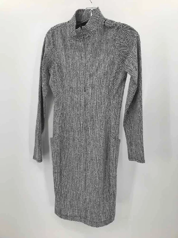 Pre-Owned Athleta White Size Small Athletic Dress