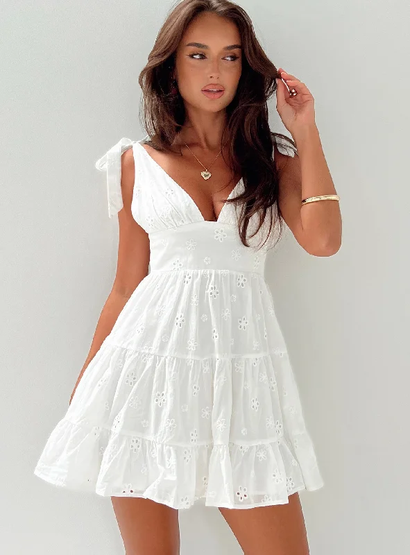 Galvis Mini Dress White Tall Fun Floral Pattern