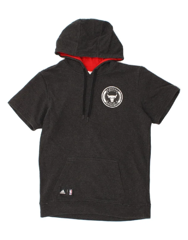 ADIDAS Mens Chicago Bulls Short Sleeve Hoodie Jumper Small Grey Cotton Hoodie with Hem Fringe Bohemian Relaxed ADIDAS Mens Chicago Bulls Short Sleeve Hoodie Jumper Small Grey Cotton Hoodie with Hem Fringe Bohemian Relaxed