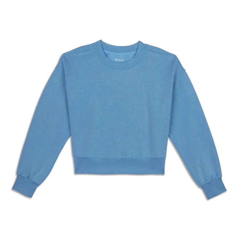 Perfectly Oversized Crop Crew - Resale Hoodie with V-Neck Classic Versatile