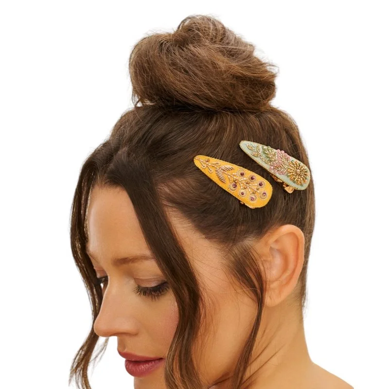 Jewelled Sunflower & Wheat Hairclips in Ice & Mustard Chic Ribbed Sweater